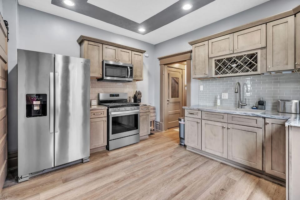 Modern Home, 8 Min to Airport and 5 Min to OSU House in Ohio
