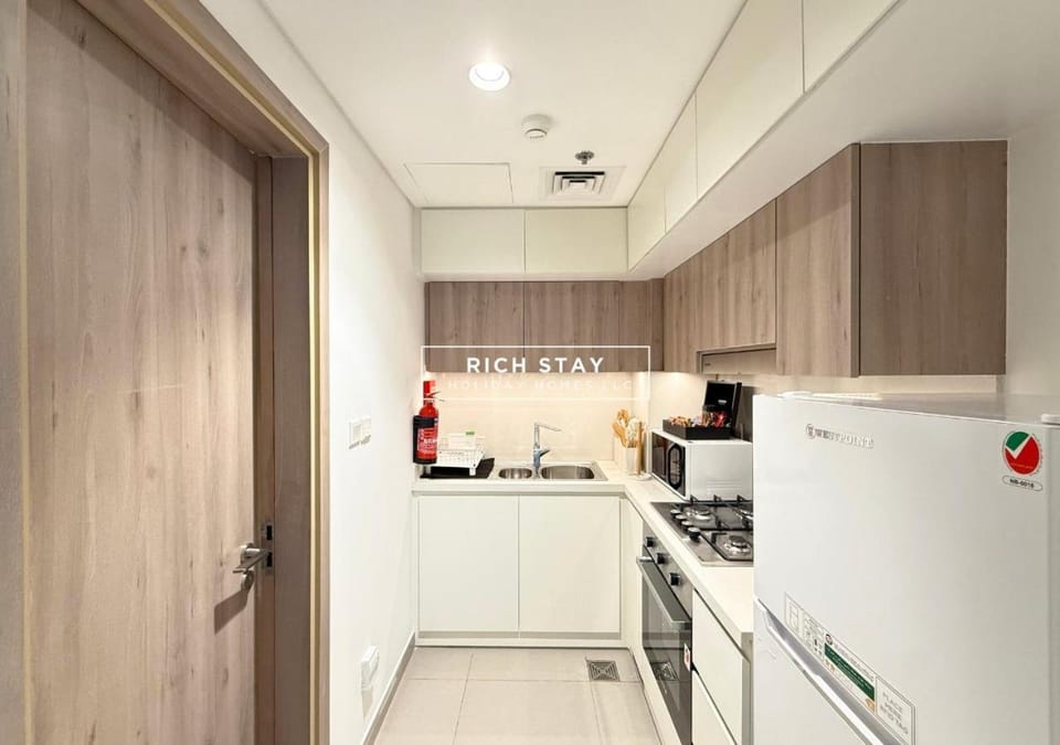 Kitchen or kitchenette, kitchen