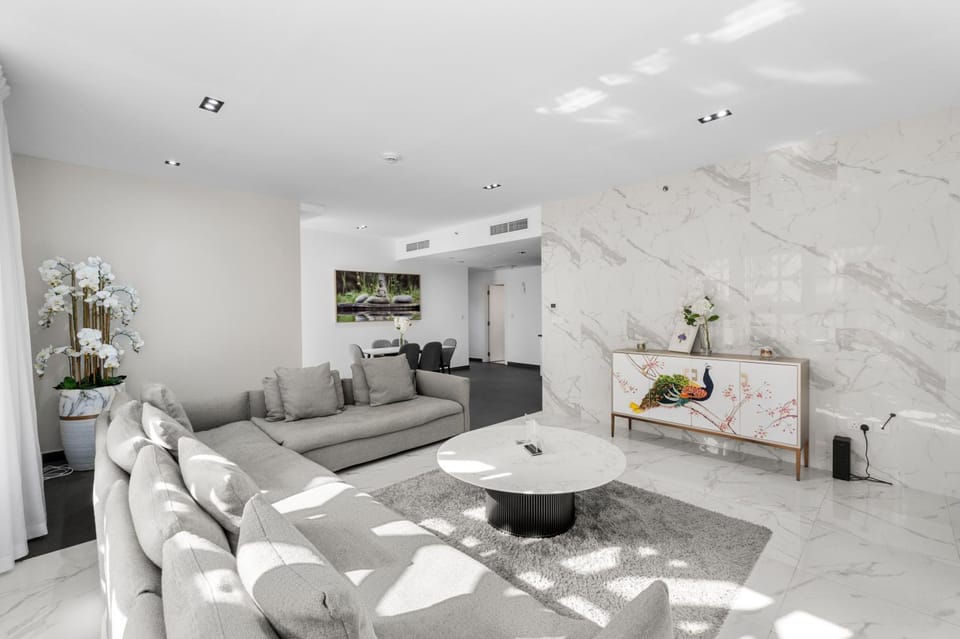 TV and multimedia, Kitchen or kitchenette, Living room, Seating area