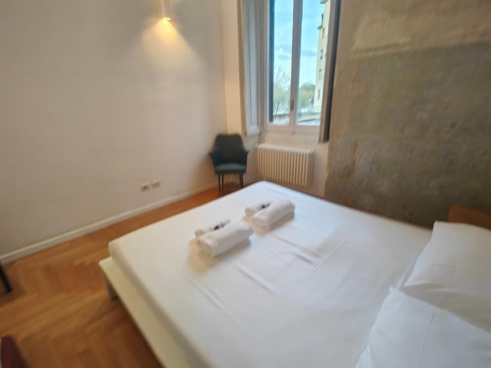 Bed, Day, Bedroom, heating