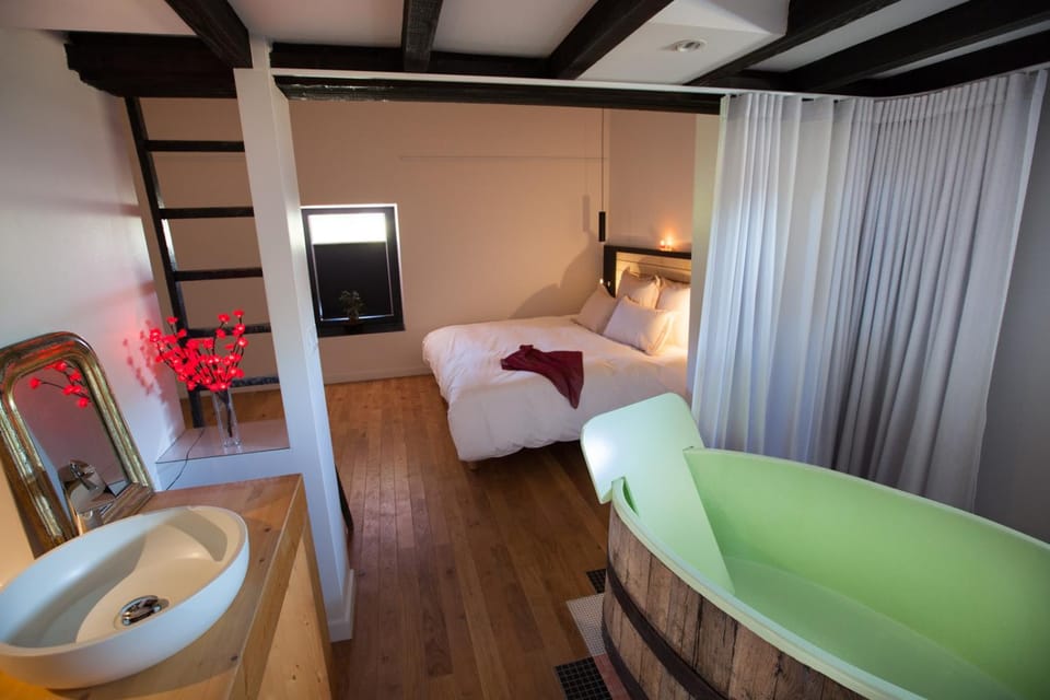 Bathroom, Photo of the whole room, Bedroom, Bath