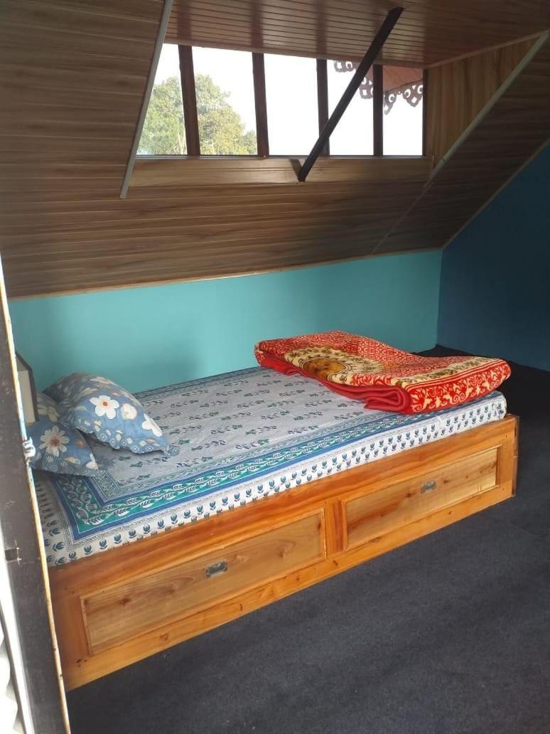 The Black Conch Homestay, kalimpong Deolo Vacation rental in West Bengal