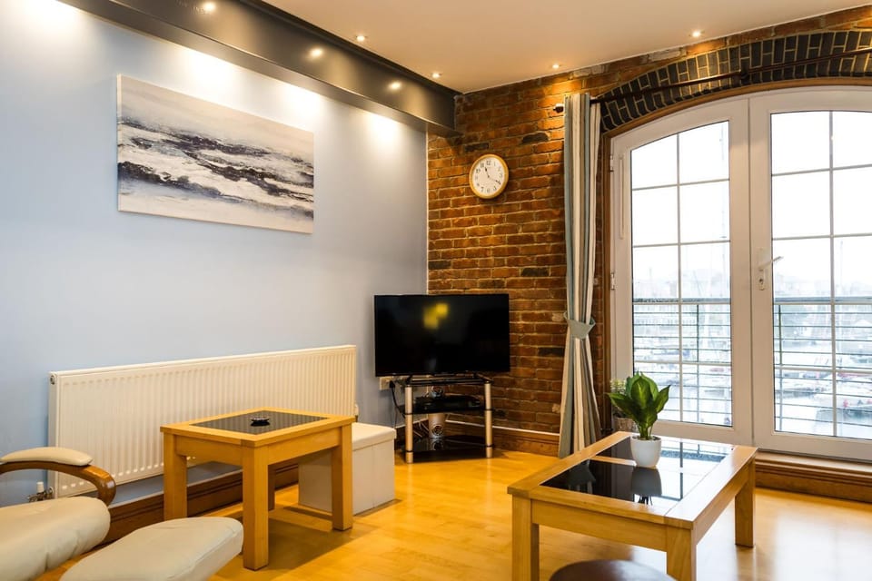 The Wharf - Marina Retreat Apartment in Eastbourne
