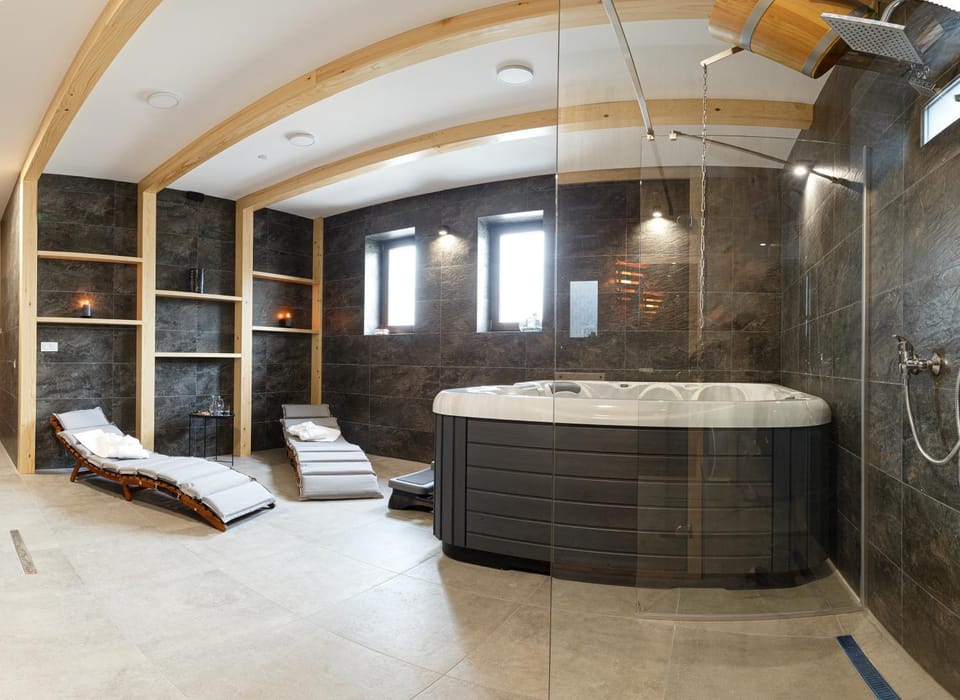 Hot Tub, Spa and wellness centre/facilities