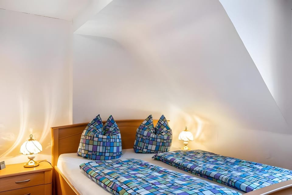 Property building, Living room, Bedroom
