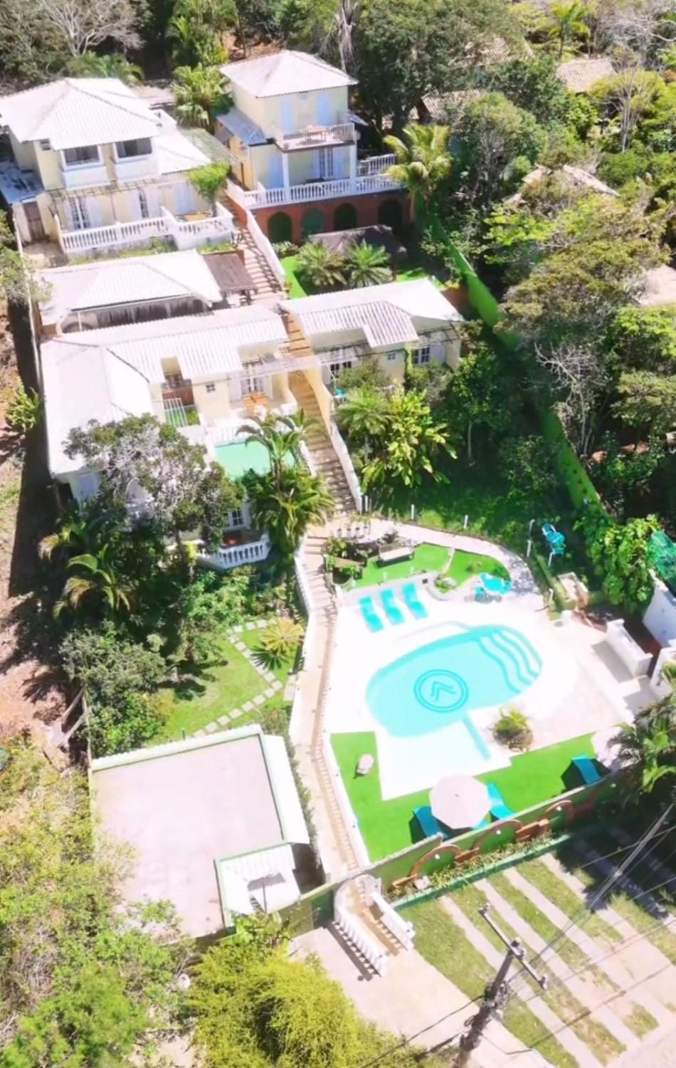 Property building, Spring, Day, Neighbourhood, Natural landscape, Bird's eye view, Garden, Garden view, Pool view, Street view, Swimming pool