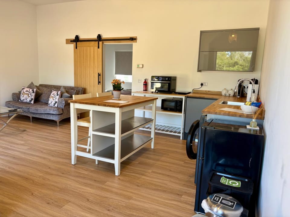 Bespoke 1 Bedroom Barn by Stansted Airport & Holiday Parking House in Uttlesford