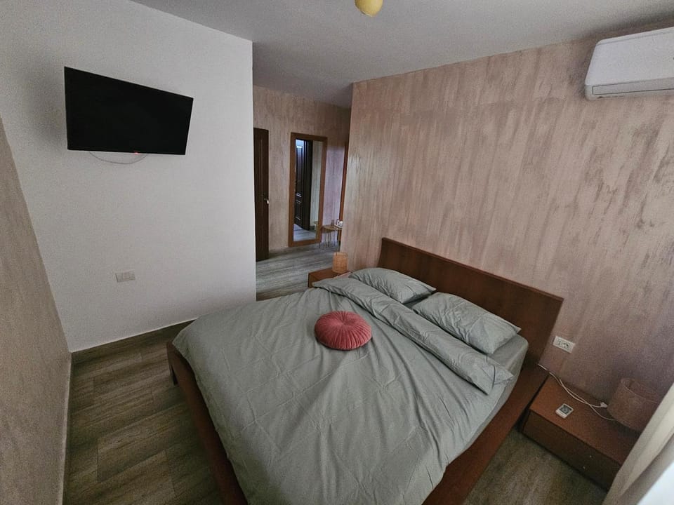 TV and multimedia, Bedroom, air conditioner