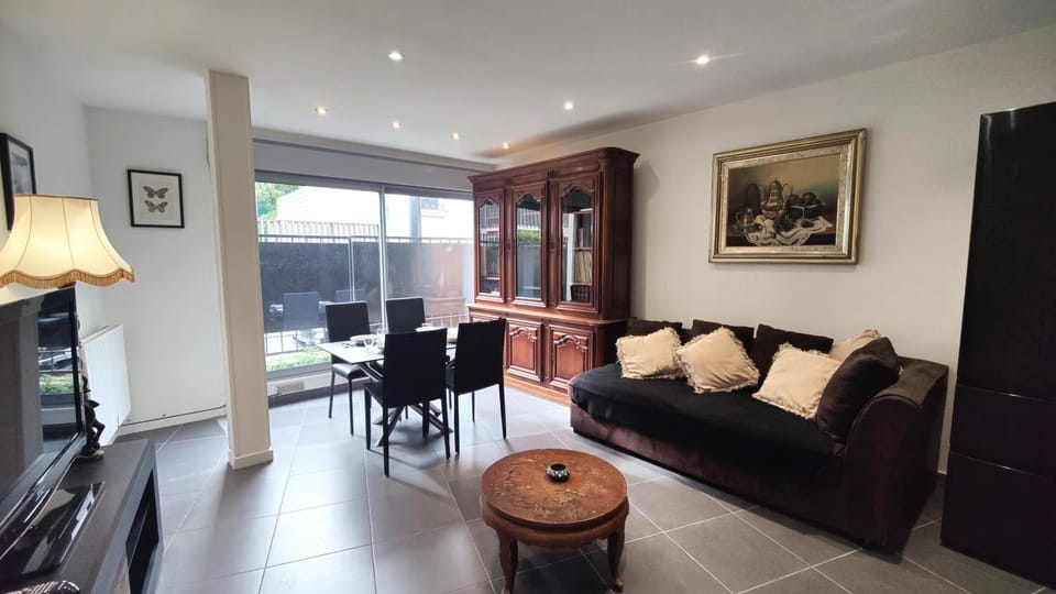 Communal lounge/ TV room, Living room