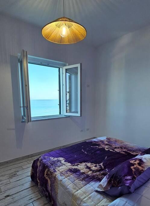 Bed, Natural landscape, Photo of the whole room, Bedroom, Sea view