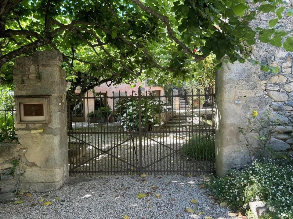 La Maison de Piolon Bed and Breakfast in Malaucène