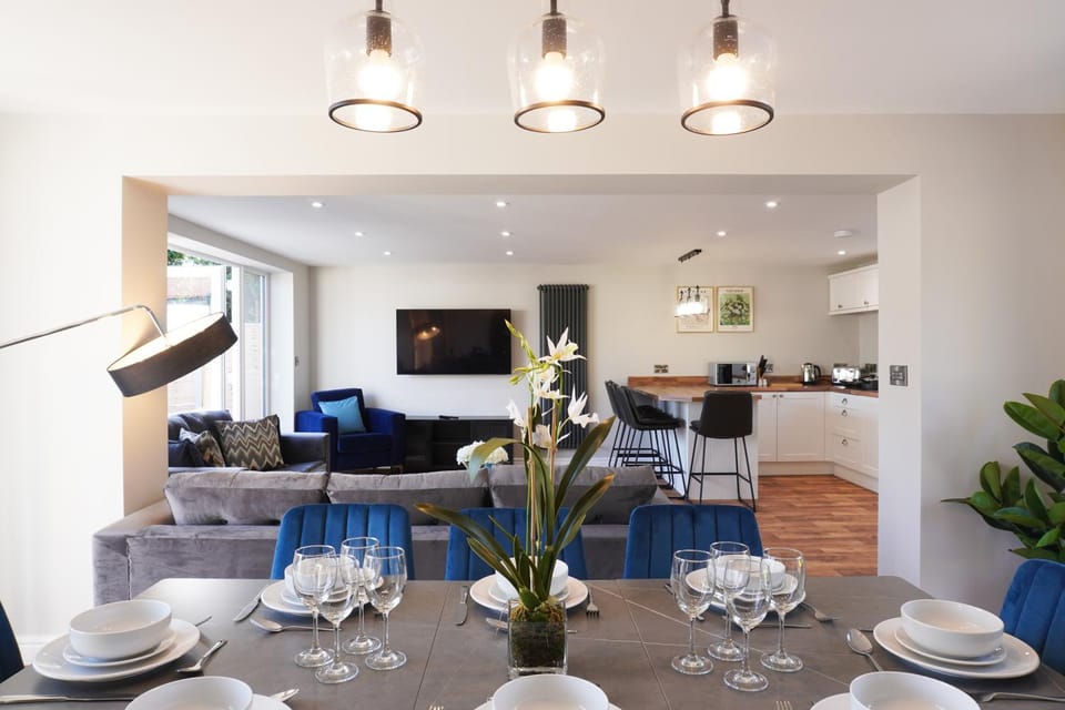 Living room, Dining area