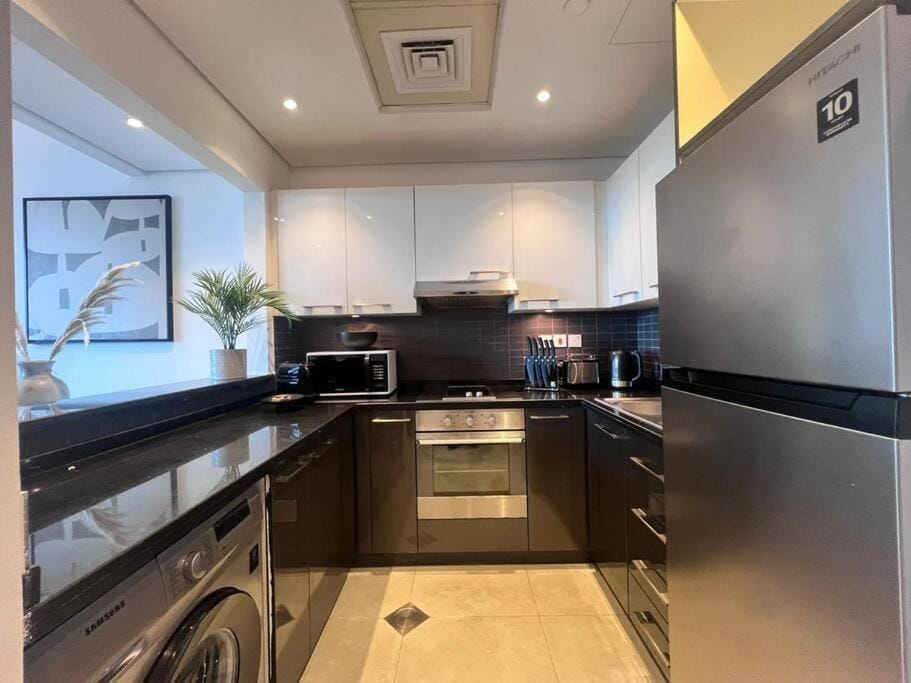The Smart Concierge - Silverene Apartment in Dubai