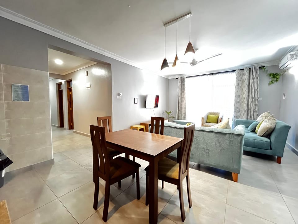 Living room, Seating area, Dining area, air conditioner