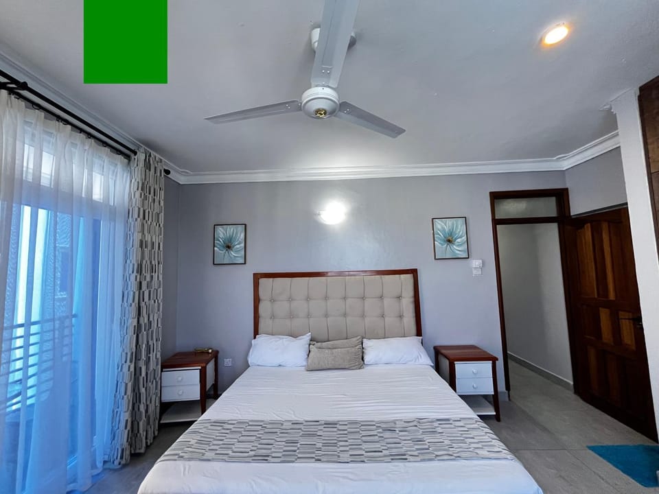 Bed, Photo of the whole room, Bedroom, air conditioner