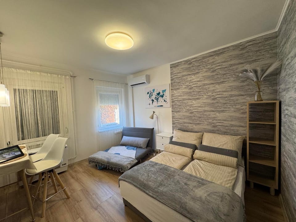 Living room, Photo of the whole room