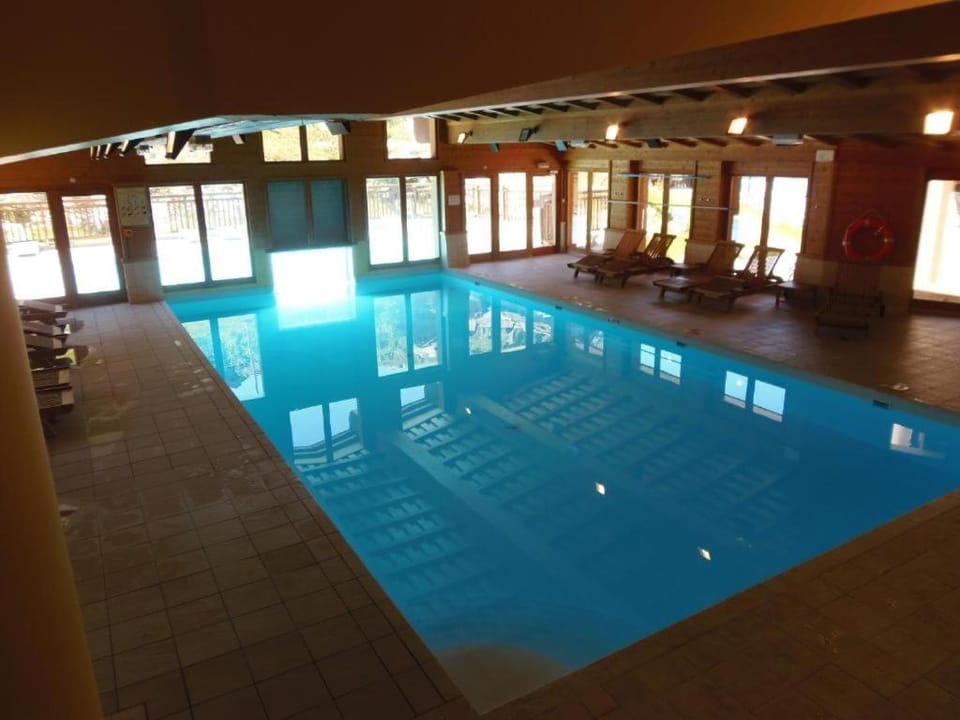 Swimming pool, Swimming pool