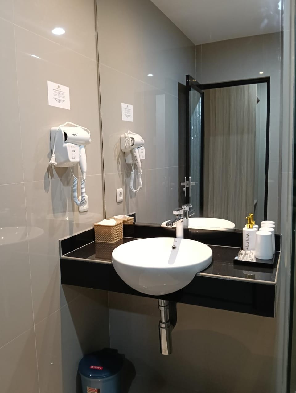Sunflower Hotel Syariah near Juanda Airport Hotel in East Java
