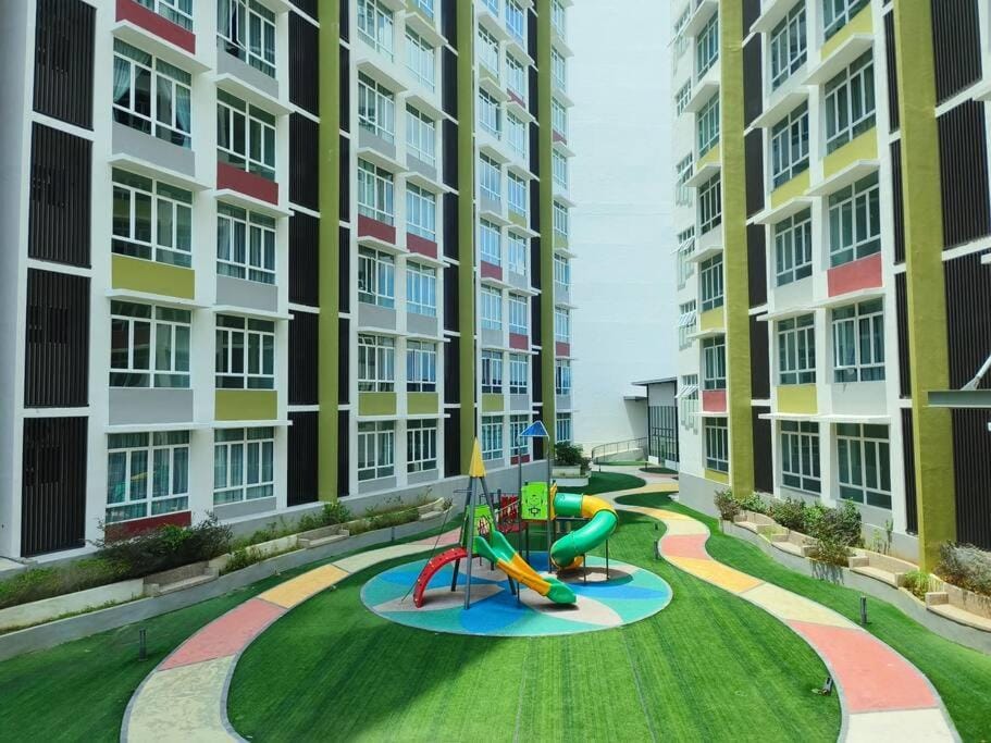 LV8 LemonGroove Pool View 4pax Apartment in Pahang, Malaysia