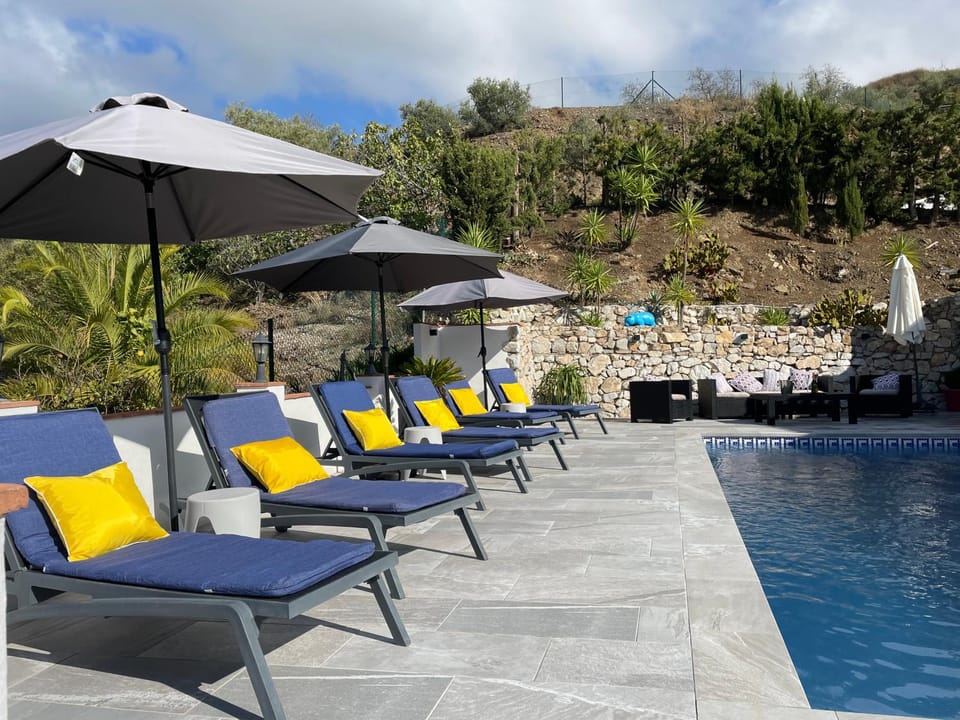 Swimming pool, sunbed
