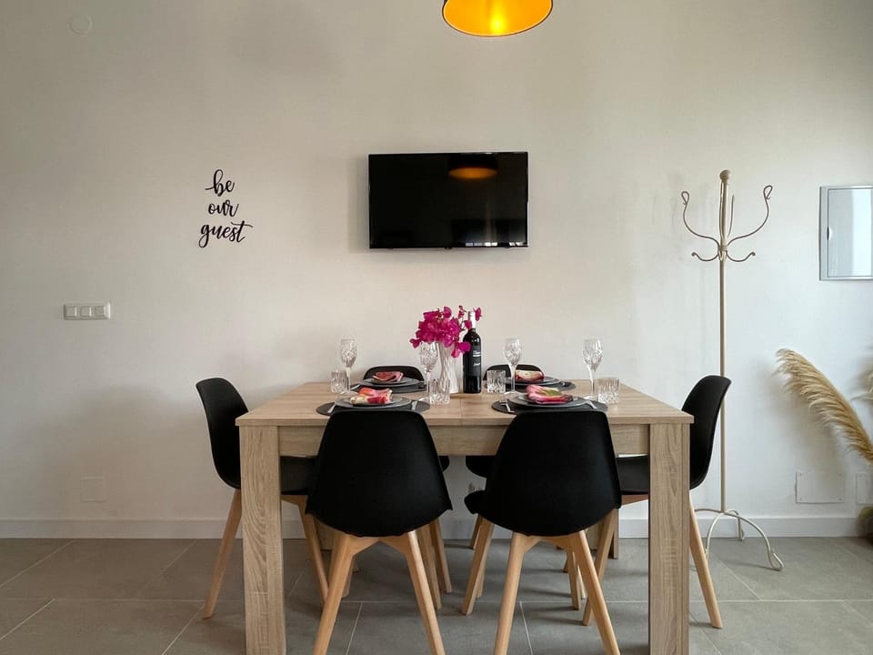 TV and multimedia, Dining area