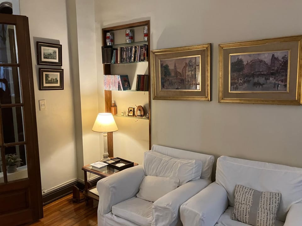 LARGE LOVELY FRENCH STYLE APARTMENT PALERMO o Apartment in Buenos Aires
