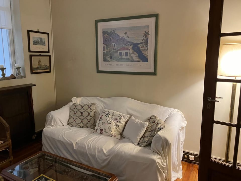 LARGE LOVELY FRENCH STYLE APARTMENT PALERMO o Apartment in Buenos Aires