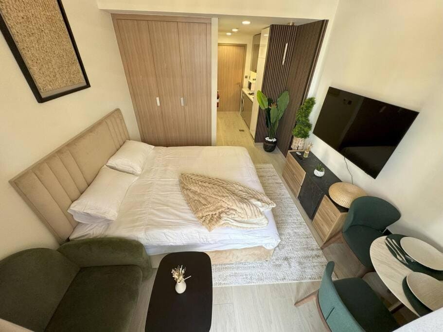 Chic and Cozy Studio Apartment in Dubai