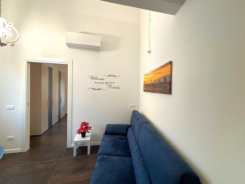 Living room, Seating area, air conditioner