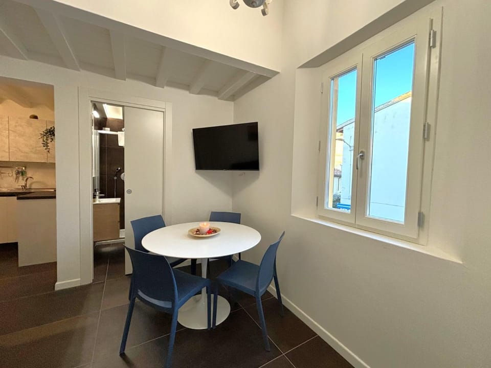 TV and multimedia, Kitchen or kitchenette, Dining area