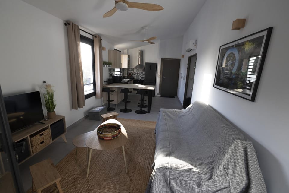 TV and multimedia, Kitchen or kitchenette, Living room
