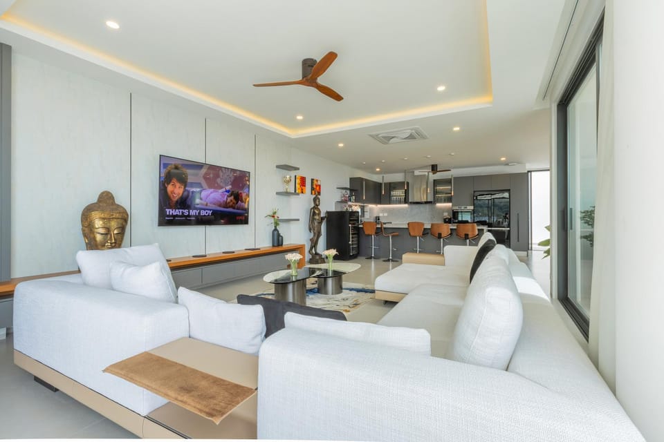"BS Villa", 5BR, Seaview, 5 min to Patong Beach Villa in Patong