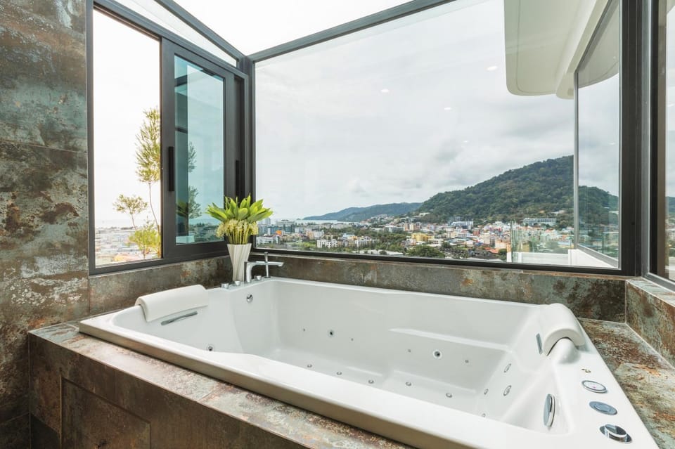 "BS Villa", 5BR, Seaview, 5 min to Patong Beach Villa in Patong