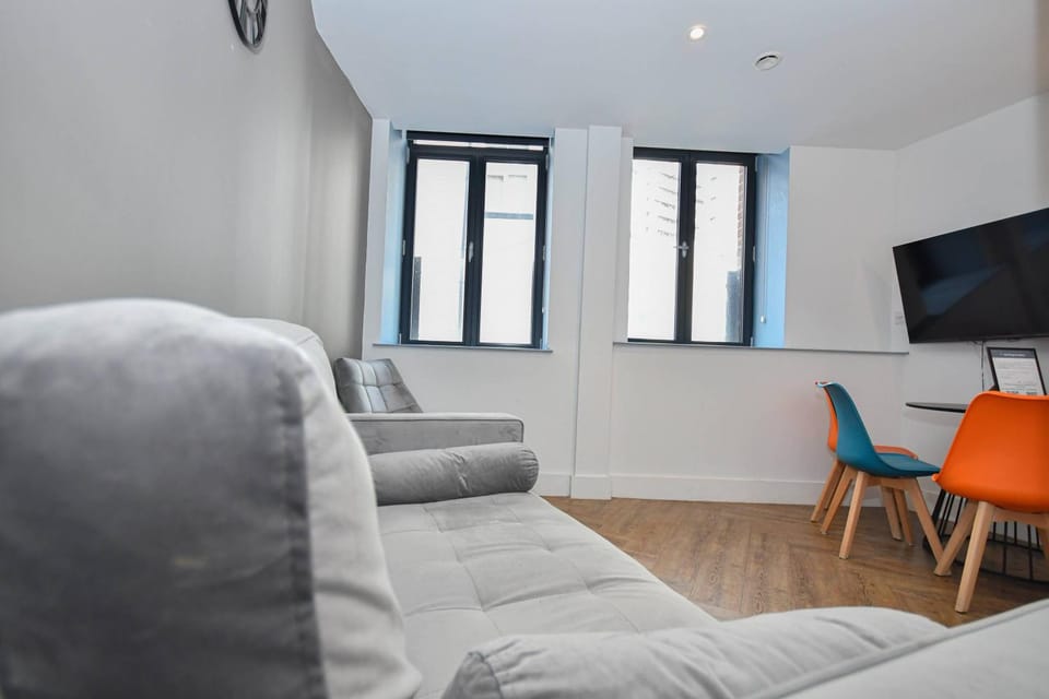 Lovely 3BED Flat in Central Manchester w Security Apartment in Salford