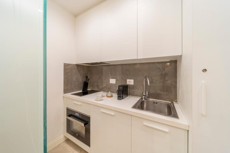 Kitchen or kitchenette, Communal kitchen, kitchen