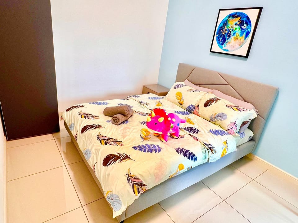 Bed, Photo of the whole room, Bedroom, towels, air conditioner