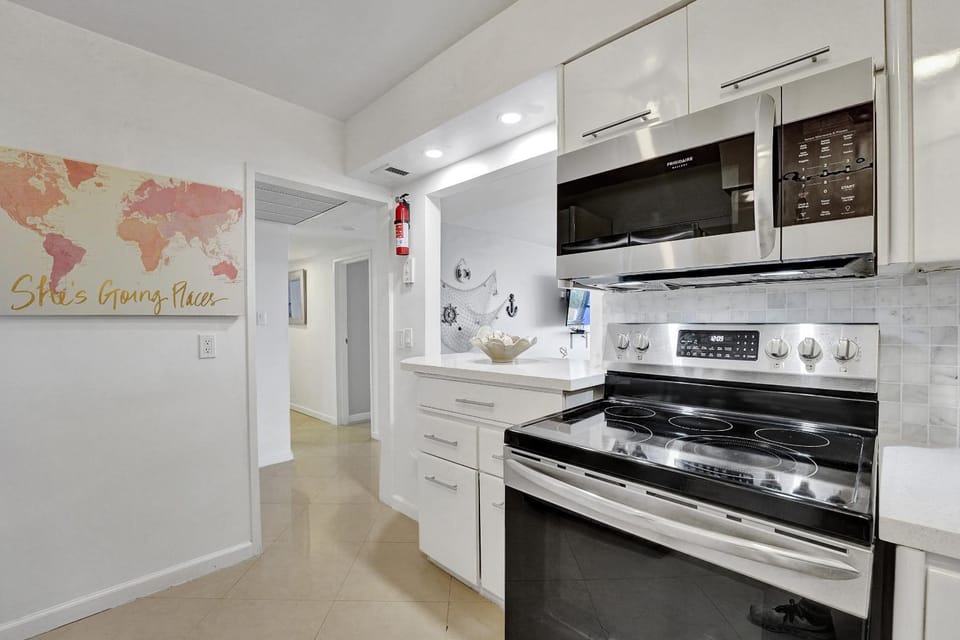 Kitchen or kitchenette, oven, stove