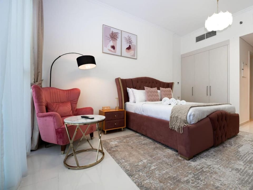 Bed, Photo of the whole room, Seating area