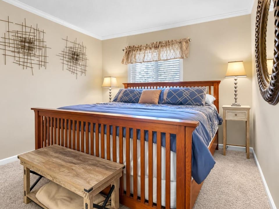 Summit205C Across from Village Sleep 10 VIEWS WiFi Apartment in Snowshoe