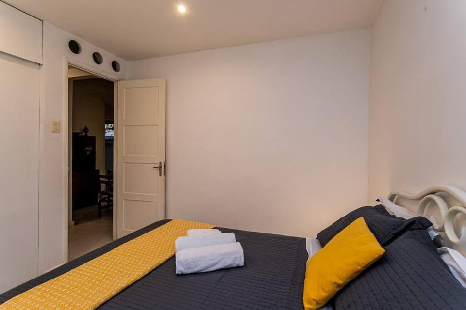 Copacabana com varanda - 3 minutos da praia! Apartment in Rio de Janeiro