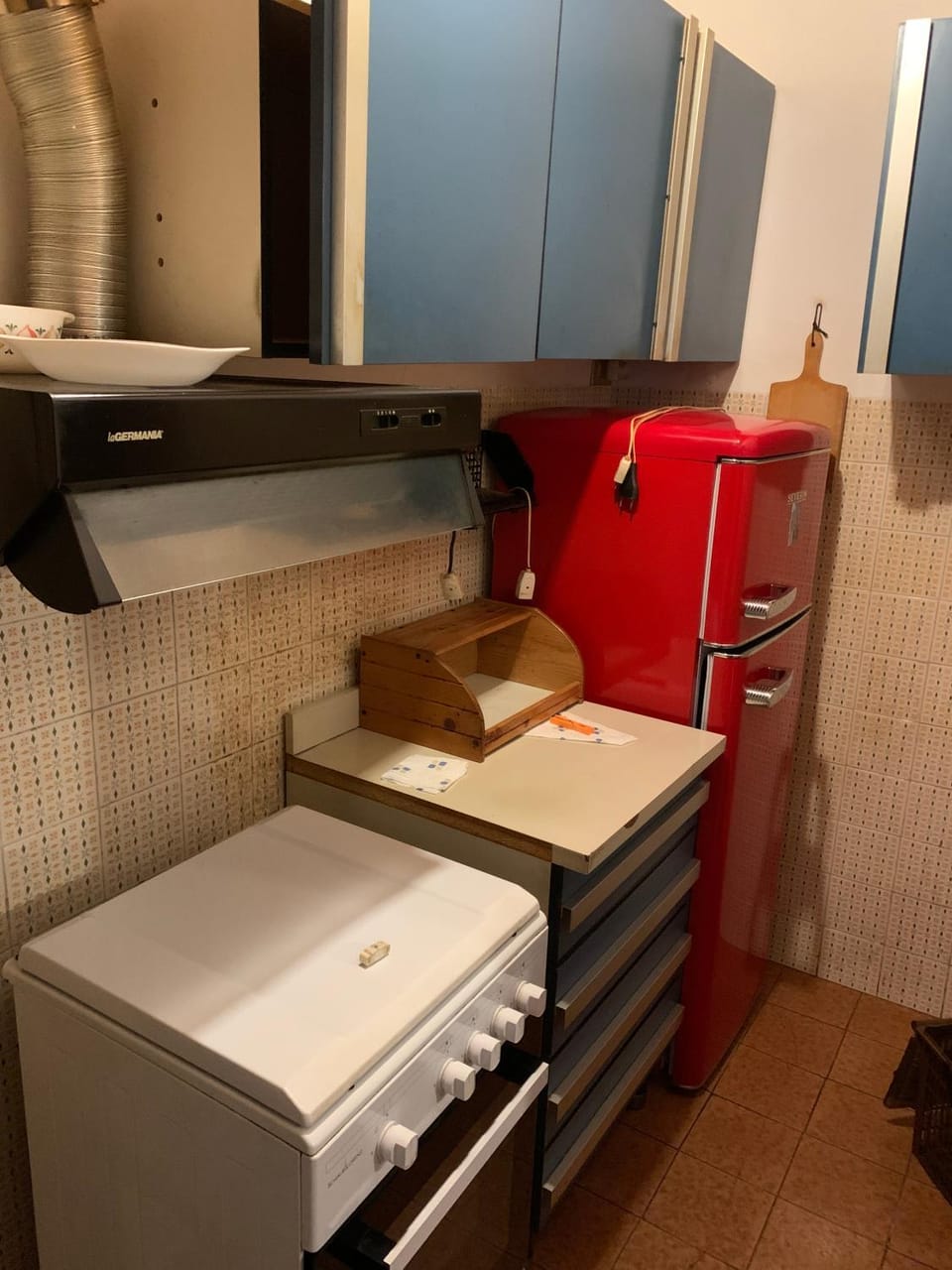 Kitchen or kitchenette, oven, stove