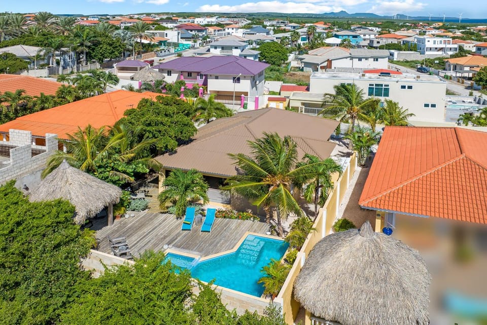 Property building, Day, Neighbourhood, Natural landscape, Bird's eye view, Pool view, Swimming pool, sunbed