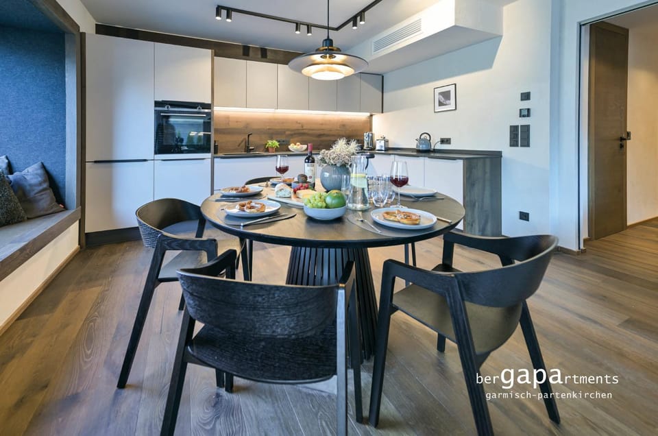 Kitchen or kitchenette, Seating area, Dining area, dishwasher, oven, stove