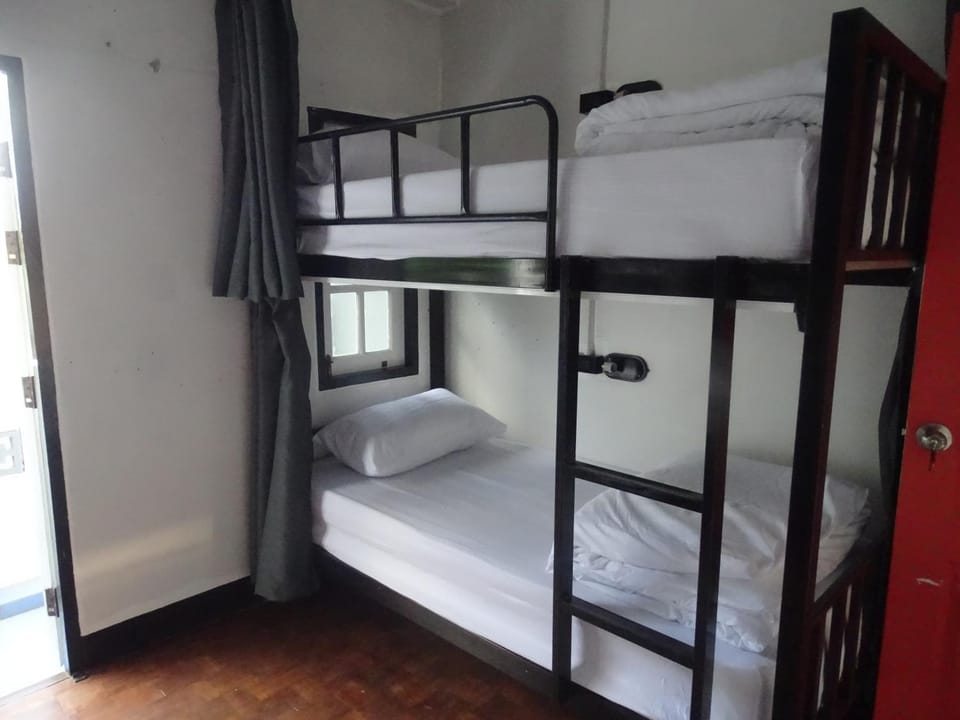 Bed, bunk bed