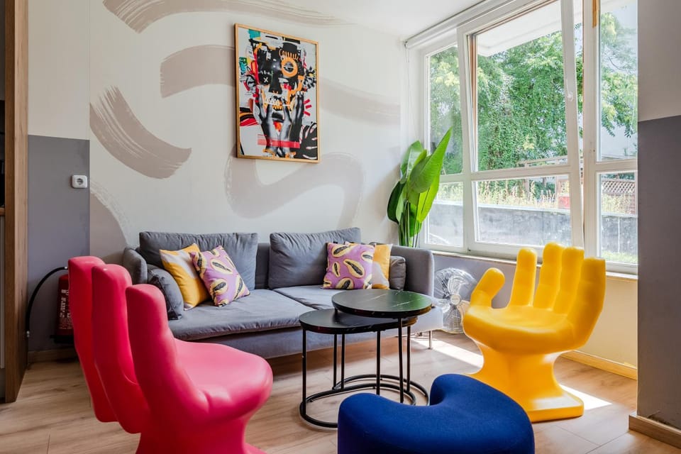 Living room, Seating area