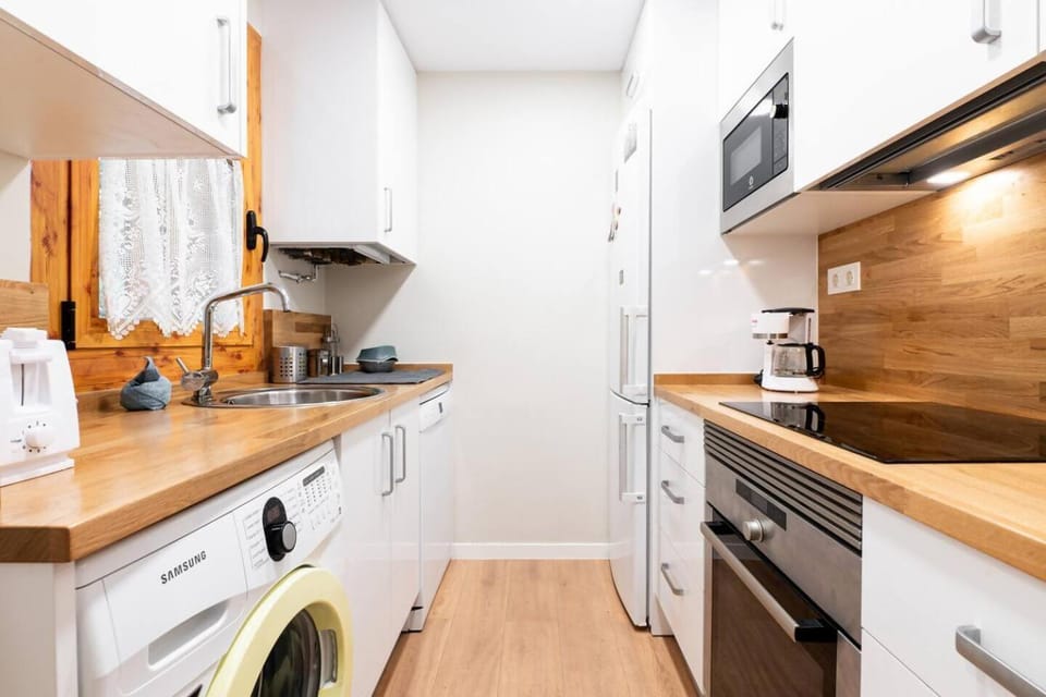 Esencia Pirineos PISICINA l BQQ l Tenis l Wifi Apartment in Aragon