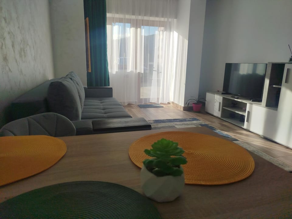 Living room, Seating area, Dining area, Evening entertainment