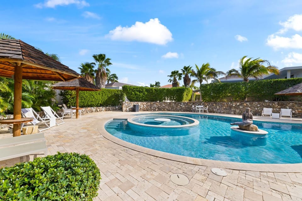 Day, Natural landscape, Garden, Garden view, Swimming pool, sunbed