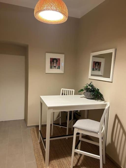 Sehr schöne und gemütliche Wohnung - perfekte U-Bahn Anbindung Apartment in Vienna