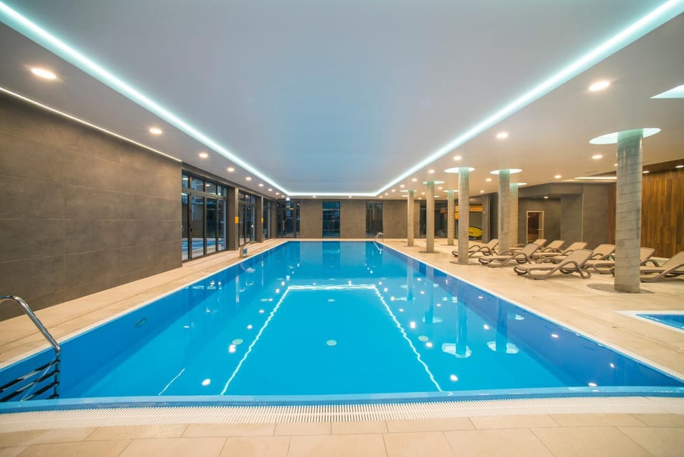Swimming pool, Swimming pool